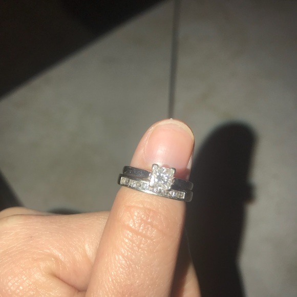 Wedding ring - Picture 2 of 3